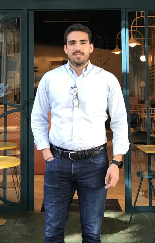 Francisco en su primer emprendimiento.