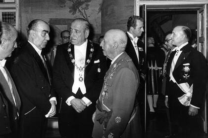 Francisco Franco y Héctor Cámpora en un encuentro en Madrid, en junio de 1973, pocos días antes de que Juan Domingo Perón regresara para siempre a la Argentina desde su exilio español