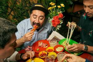 Francisco Gómez Díaz en su "Taquería Díaz"