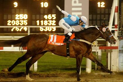 Francisco Goncalves celebra y le agradece a The Graet Day, un notable ganador del Classic