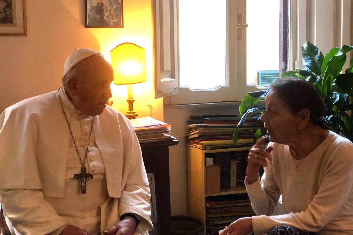 Francisco junto a la famosa escritora y poetisa húngara Edith Bruck