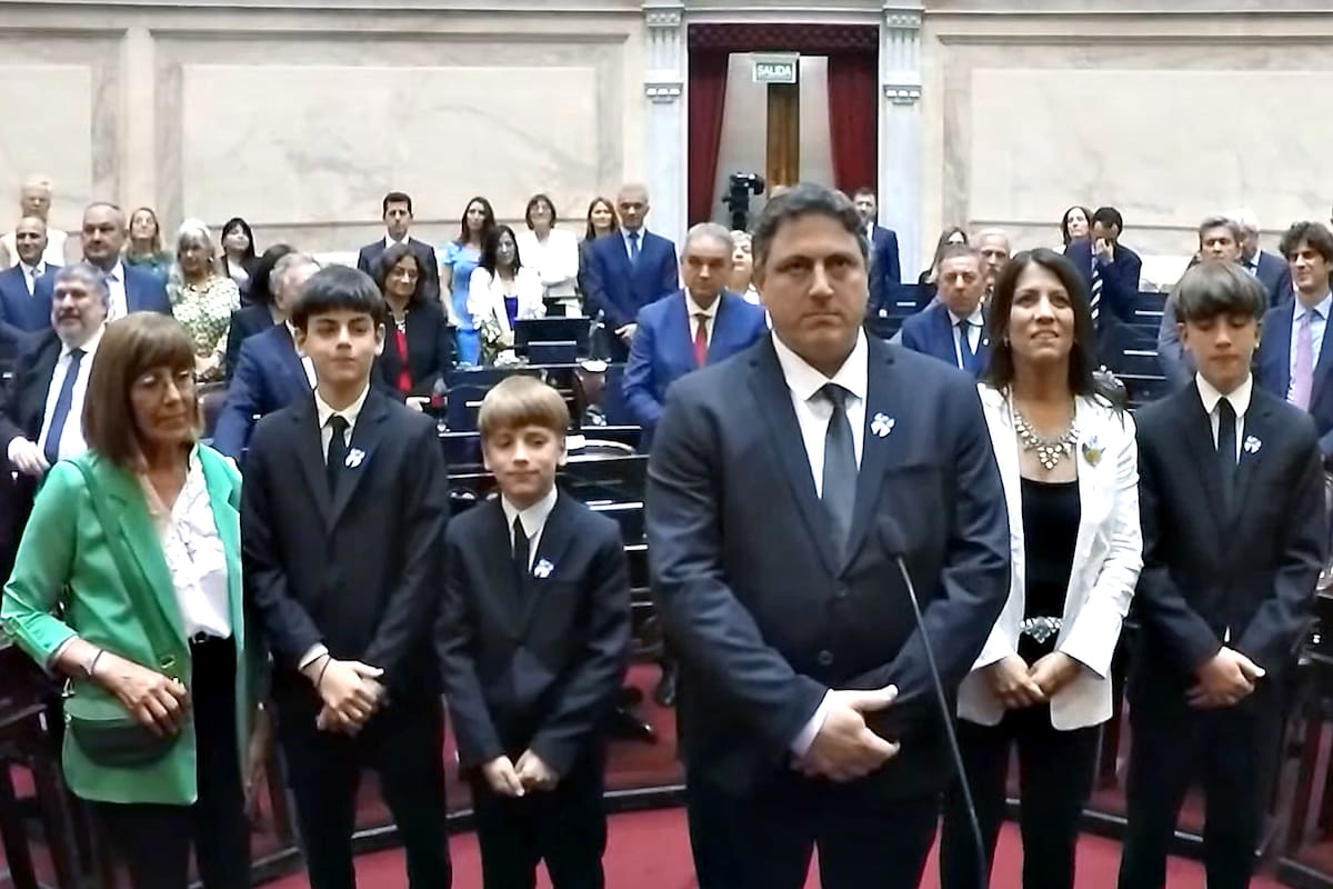 Francisco Paoltroni cuando asumió como senador por Formosa; luego perdió la interna libertaria por la presidencia provisional