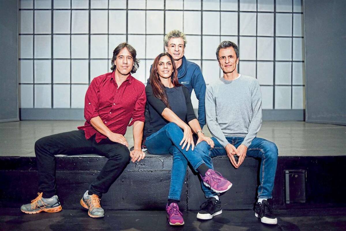 Francisco Pesqueira, Claudio Pazos y Carlo Argento, con la actriz invitada Claudia Pisanu