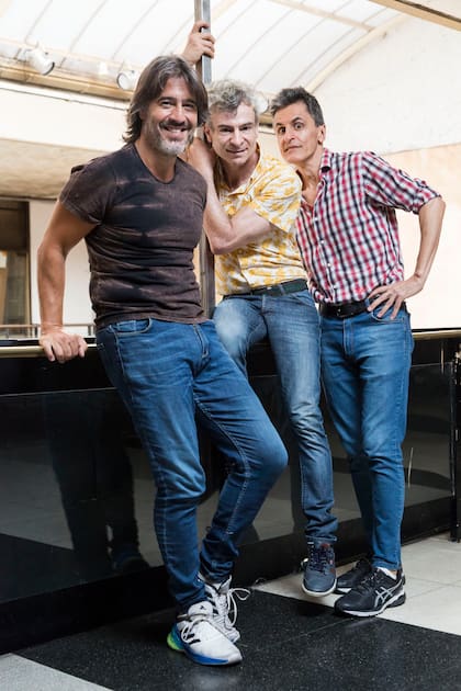 Francisco Pesqueira, Claudio Pazos y Carlo Argento conforman el grupo Carne de Crítica