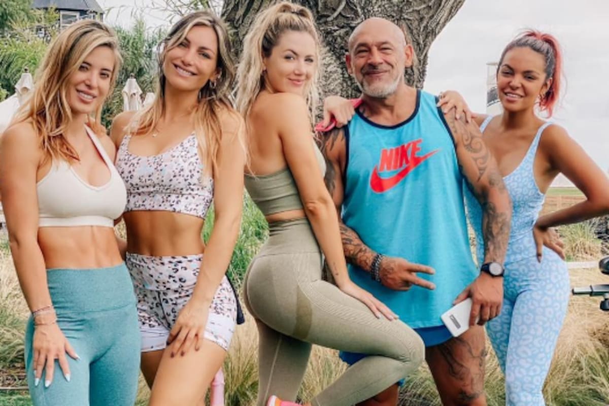 Francisco Piperatta, entrenador de famosos conocido como ‘oso trainer’ y director de San Juan Tenis Club, junto a algunas de sus clientas