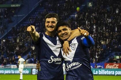 Francisco Pizzini y Claudio Aquino, los rostros de la felicidad en Vélez después de la goleada ante Talleres por 3-0