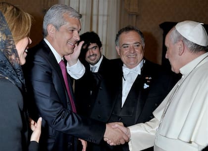 Francisco, en un encuentro con los peronistas Julián Domínguez y Eduardo Valdés, entonces embajador en el Vaticano.