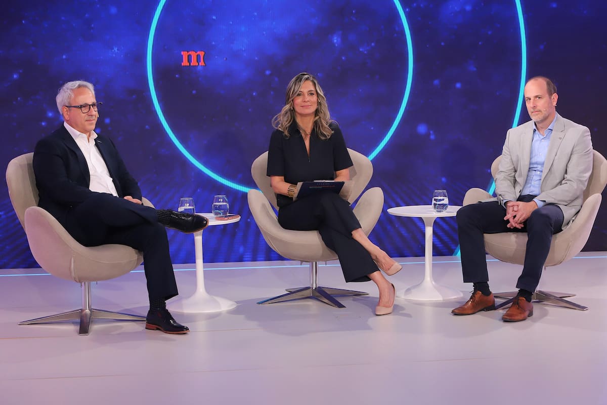 Francisco Spasaro (Iveco) y Sebastián Gysin (Mercedes-Benz Camiones y Buses) participaron en el Summit de Movilidad