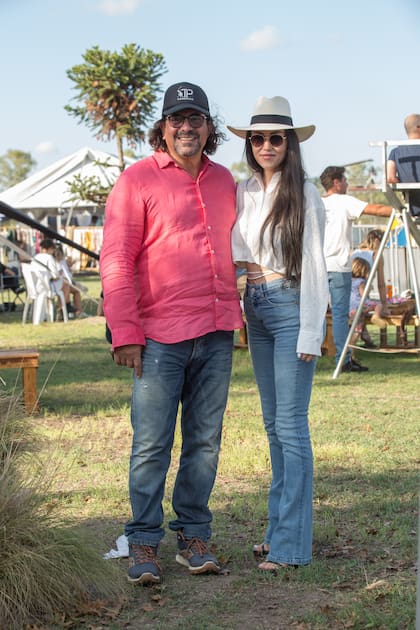 Franck Dubarry, dueño de Technopolo, con su novia Céline.