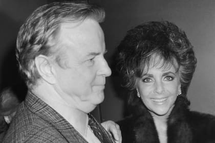 A fines de los años sesenta comenzó a ser famoso en el mundo cinematográfico internacional; en la foto, con Elizabeth Taylor