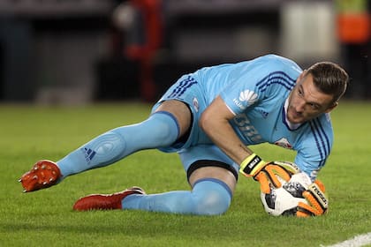 Franco Armani en el último partido de la Superliga ante San Lorenzo