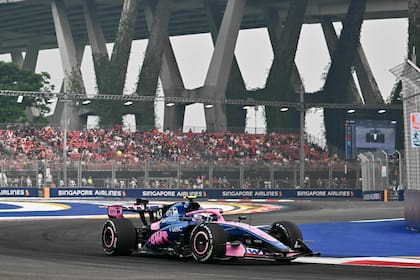 Franco Colapinto, con su Alpine en el circuito de Marina Bay (Singapur)