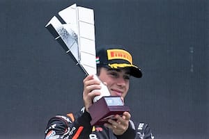Franco Colapinto, en el segundo lugar del podio de la carrera sprint en Hungaroring