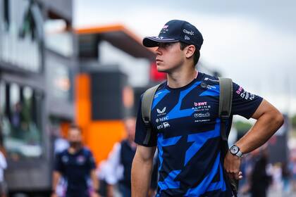Franco Colapinto, en su llegada al circuito: después, se encontraría con un un sinnúmero de problemas