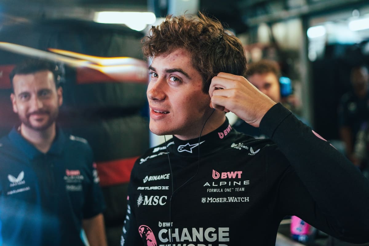 Franco Colapinto es el embajador de la línea “Esprit Alpine”, la variante deportiva dentro del portfolio de Renault en la región