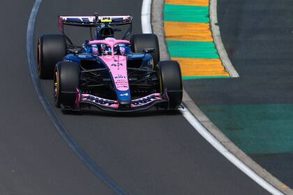 Franco Colapinto está girando en el Albert Park de Melbourne, donde la Fórmula 1 comienza su temporada en el Gran Premio de Australia