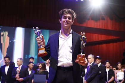 Franco Colapinto ganó el Olimpia de Oro junto a Emiliano 'Dibu' Martínez, quien no pudo estar presente en la gala