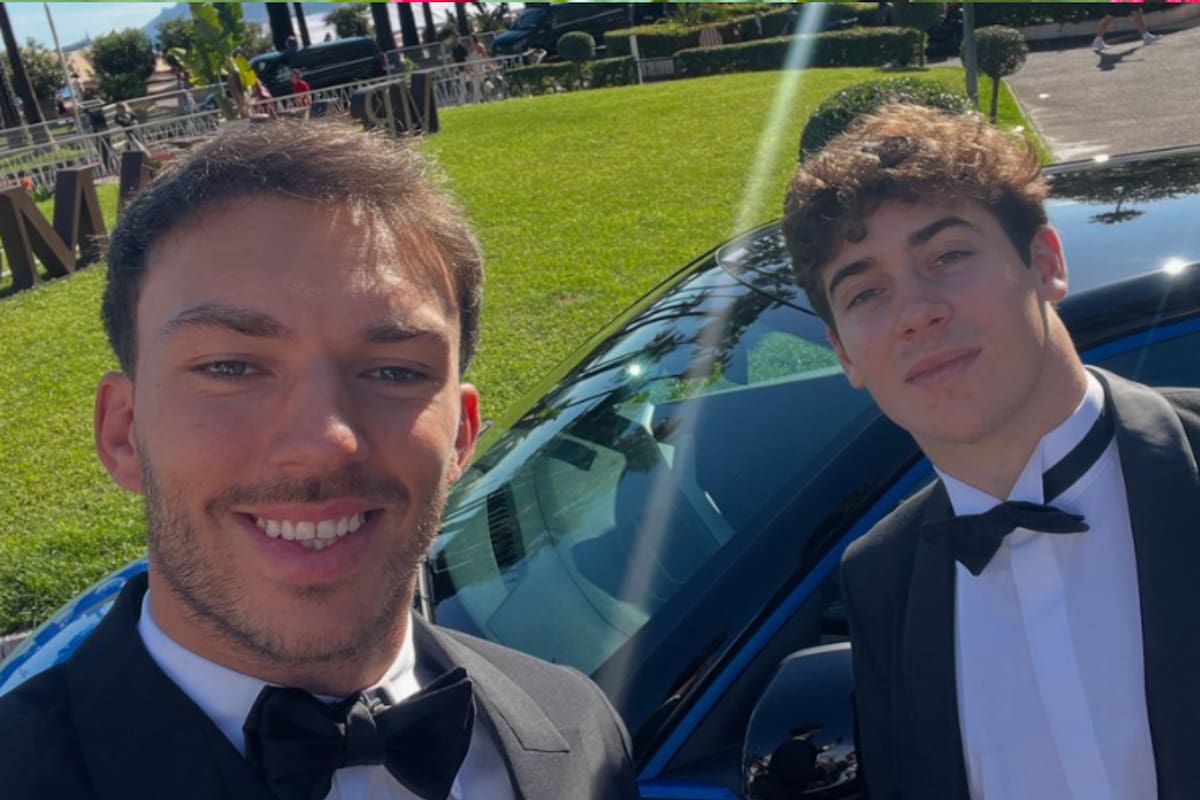 Franco Colapinto junto a su compañero de equipo Pierre Gasly en Cannes (Foto: @AlpineF1Team)