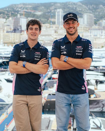 Franco Colapinto junto a su compañero de equipo, Pierre Gasly