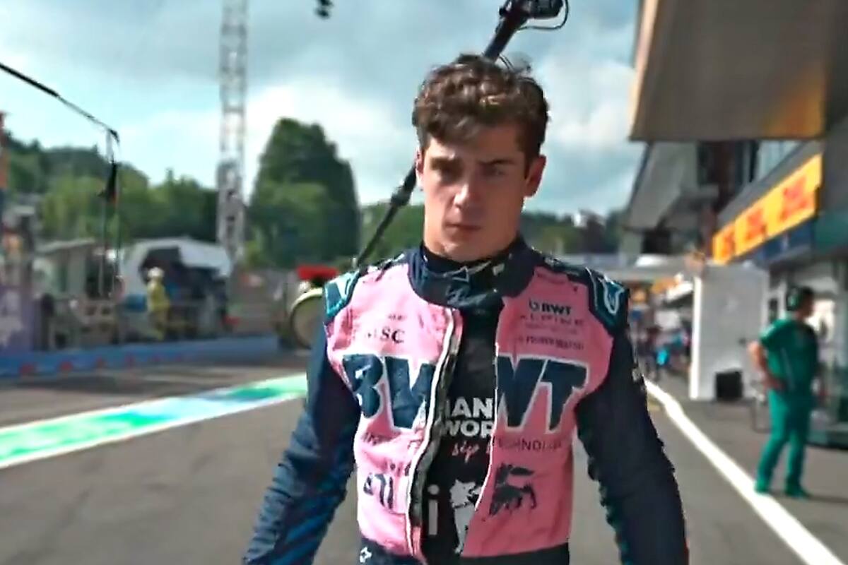 Franco Colapinto lució apesadumbrado en su regreso al paddock tras ser eliminado en la primera tanda de clasificación para la carrera sprint