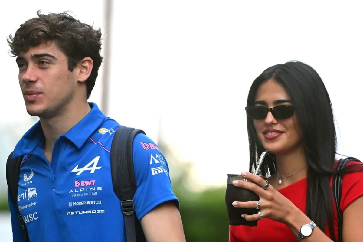Franco Colapinto se robó todas las miradas al llegar con su novia al segundo día del Gran Premio de Miami