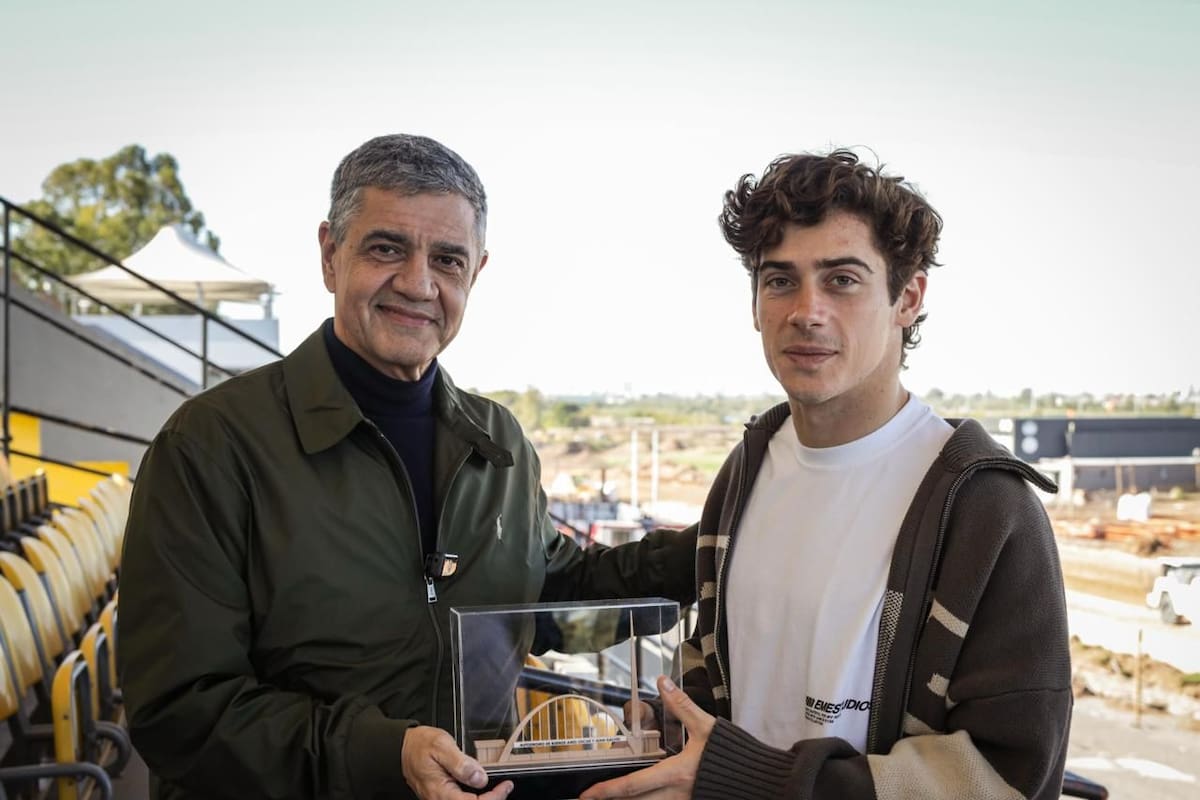 Franco Colapinto visitó las obras de renovación del Autódromo Óscar y Juan Gálvez