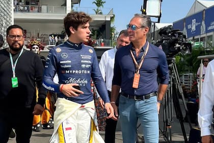 Franco Colapinto y Carlos Slim Domit durante el GP de México