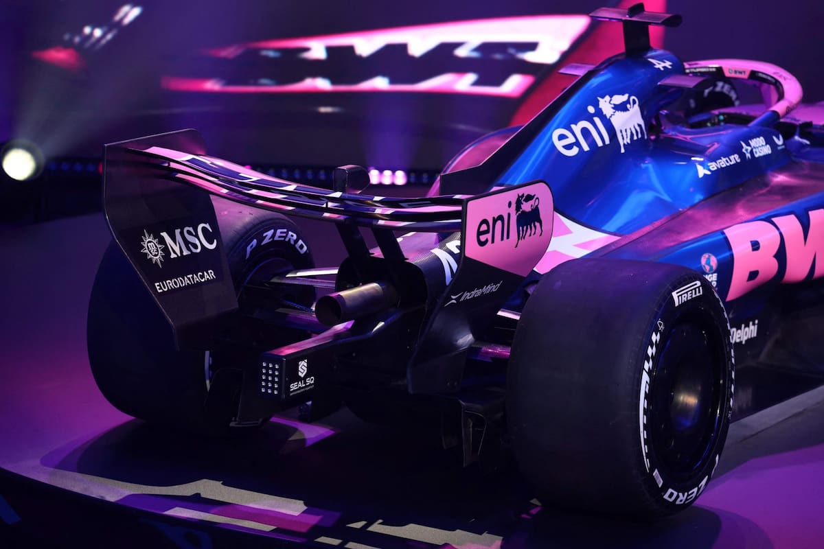 Franco Colapinto y Pierre Gasly fueron los encargados de mostrar el nuevo monoplaza de Alpine