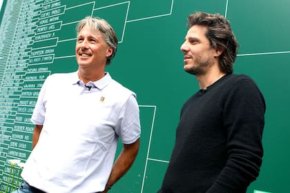 Franco Davin y Gastón Gaudio, en Roland Garros, donde alcanzaron la gloria en 2004 como entrenador-jugador.
