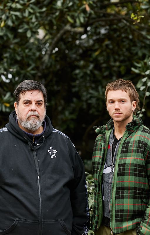 Franco Masini y Carlos Portaluppi se encuentran por primera vez solos sobre un escenario en Dribbling, un thriller que indaga en el poder, la fama, el abuso y los límites de la opinión pública