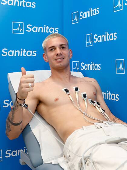 Franco Mastantuono durante la revisión médica en Real Madrid