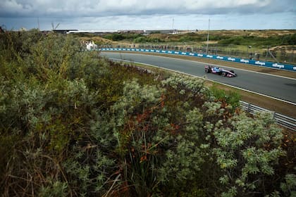 Franco no está disfrutando en Zandvoort Aan Zee, porque su coche sigue siendo superado por Racing Bulls y por Audi, pero lo que viene sería mejor.
