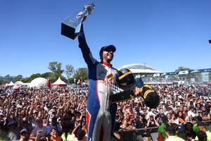 Hizo historia en el TC2000 callejero con el apoyo de su papá y la "bendición" de su abuelo de 93 años