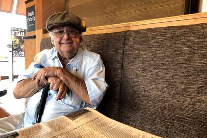 Frank Filia, 85 años, demócrata.