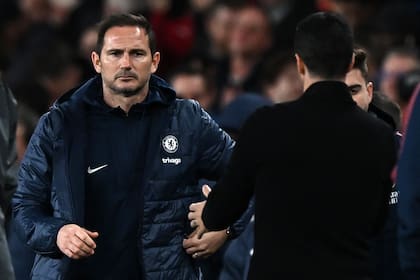 Frank Lampard continúa con su mala racha en Chelsea, que cayó por 3-1 ante Arsenal en la Premier League; el entrenador acumula 14 traspiés en sus últimos 15 compromisos.