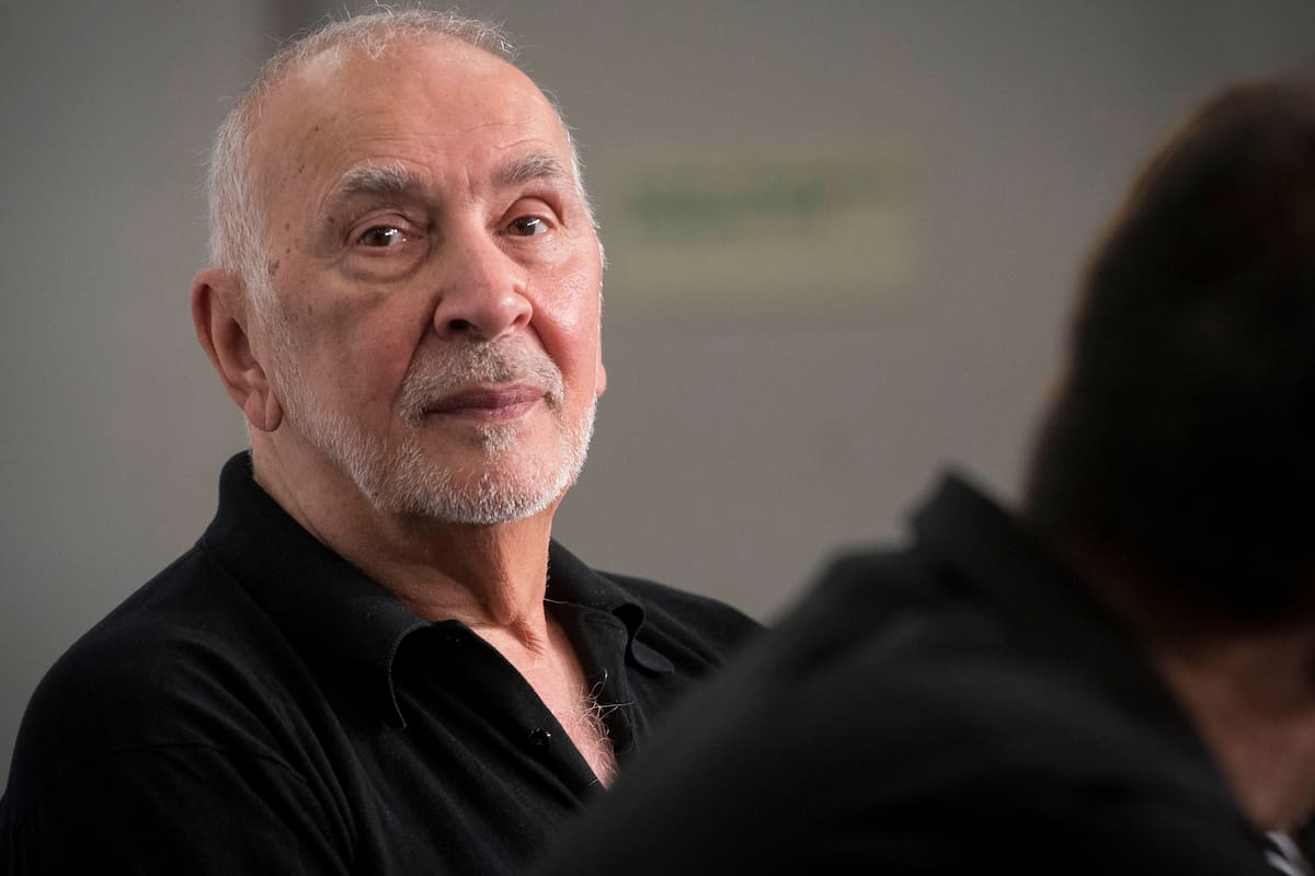 Frank Langella, de 84 años, fue apartado de la serie La caída de la casa Usher