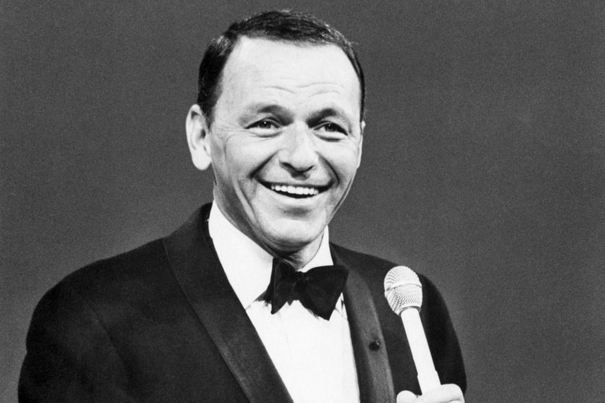 Frank Sinatra en 1966, el año en el que "Strangers in the Night" arrasó con los charts
