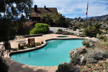 Frank Sinatra la construyó en 1967 y la llamó Villa Maggio, en honor a su personaje de la película De aquí a la eternidad