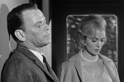 Frank Sinatra y Janet Leigh en El embajador del miedo