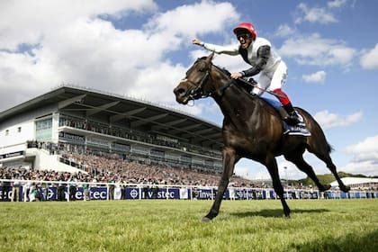 Frankie Dettori en acción, una imagen ganadora replicada en más de 20 países
