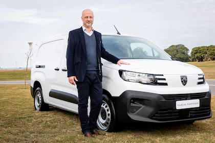 Franklin Bendahan, Brand Director de Peugeot Argentina, presentó la nueva generación de la Partner y destacó el rol histórico del modelo dentro del segmento de las vans compactas.