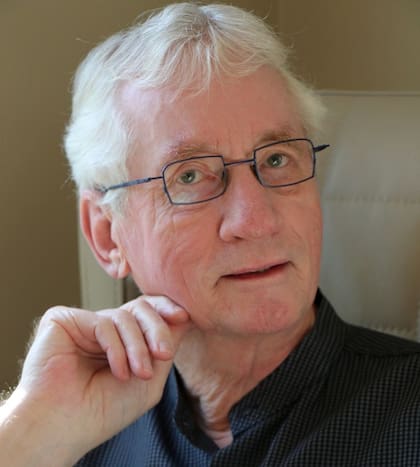 Frans de Waal autor del libro "La política de los chimpancés"
