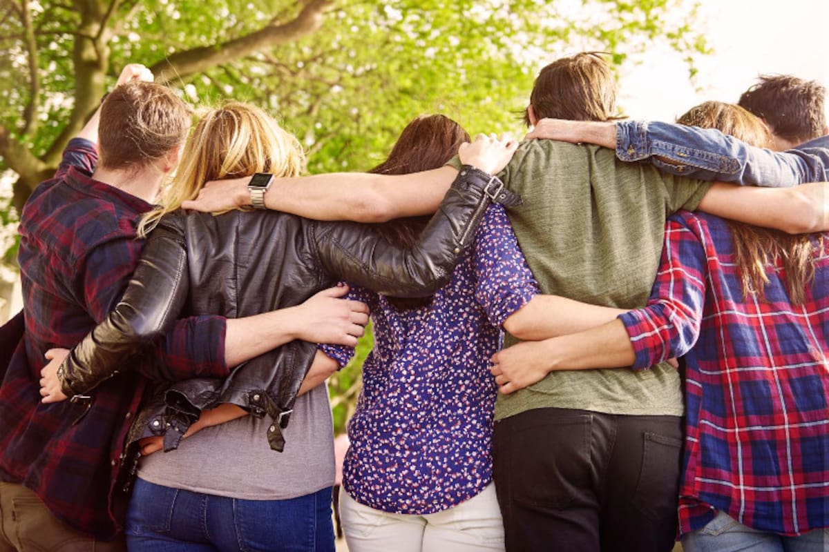 Frases para honrar a un amigo en su día