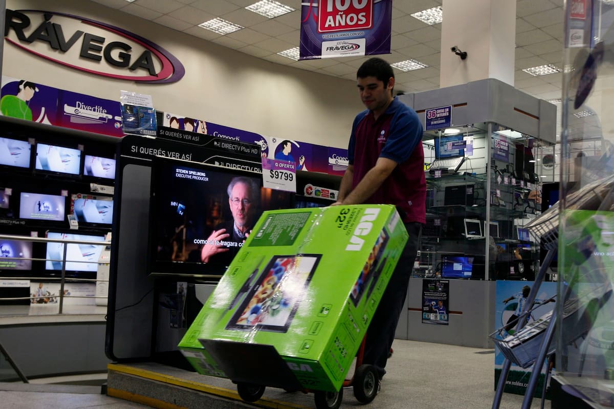 Frávega denunció que, a los tiros, un grupo comando robó un camión cargado con Play Station 4