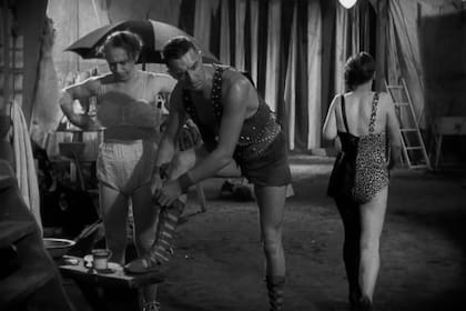 Hércules (Henry Victor), uno de los villanos de la película de Browning