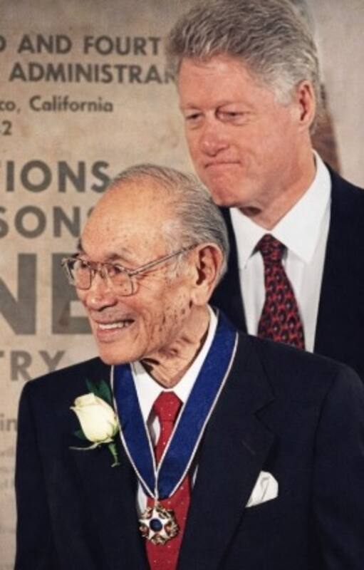 Fred Korematsu fue un ciudadano estadounidense de origen japonés que se convirtió en un símbolo de la lucha por los derechos civiles en Estados Unidos