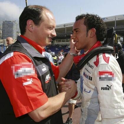 Fred Vasseur y Lewis Hamilton en 2006, cuando el francés era el líder del equipo ART y el británico conquistó el campeonato de GP2