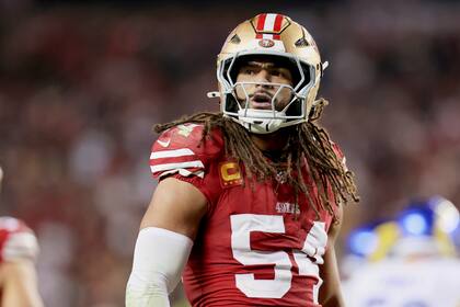 Fred Warner, elegido el mejor linebacker externo de la NFL por escritores de AP