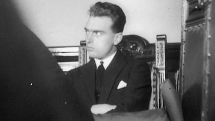 Freddy fue fotografiado durante la investigación por la muerte de Percy antes de ser considerado formalmente como sospechoso.