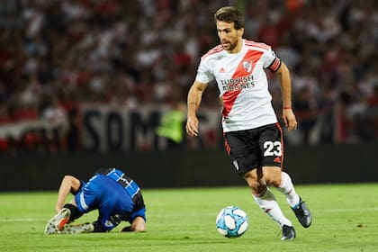Leonardo Ponzio frente a Almagro; el volante de 39 años es muy valorado por Gallardo en River